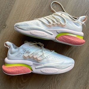 Adidas Alphaboost V1.